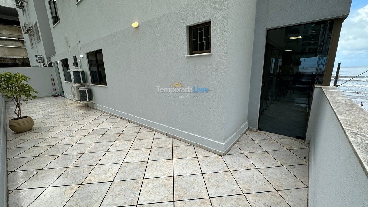 Apartment for vacation rental in Itapema (Meia Praia)