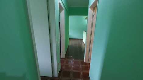 Corredor para os quartos e banheiro