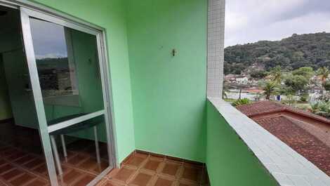 Varanda com vista para o morro