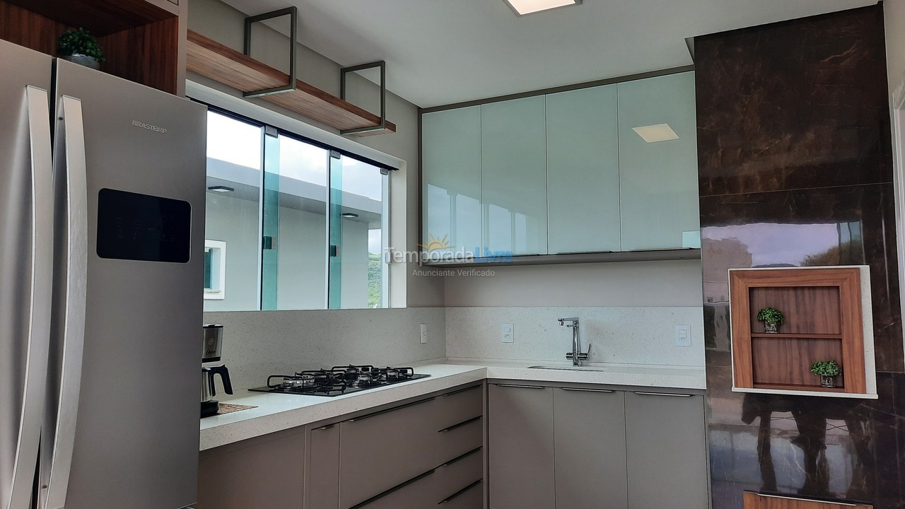 Apartamento para aluguel de temporada em Bombinhas (Canto Grande)