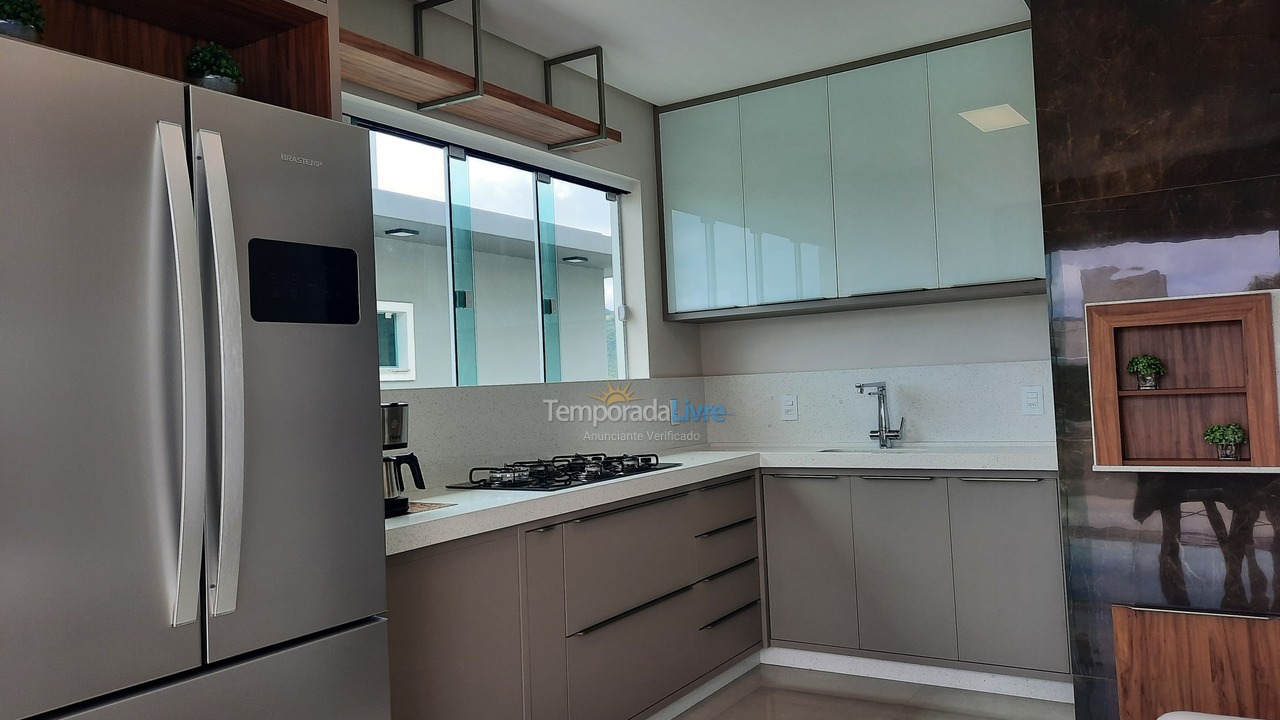 Apartamento para aluguel de temporada em Bombinhas (Canto Grande)