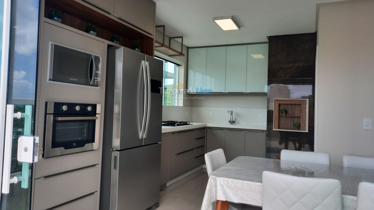 Apartamento para aluguel de temporada em Bombinhas (Canto Grande)