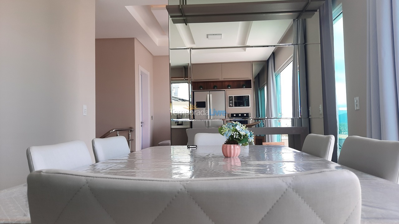 Apartamento para aluguel de temporada em Bombinhas (Canto Grande)