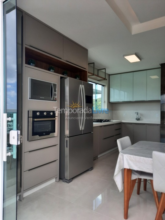 Apartamento para aluguel de temporada em Bombinhas (Canto Grande)