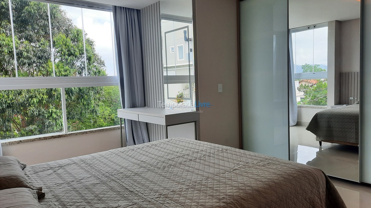 Apartamento para aluguel de temporada em Bombinhas (Canto Grande)