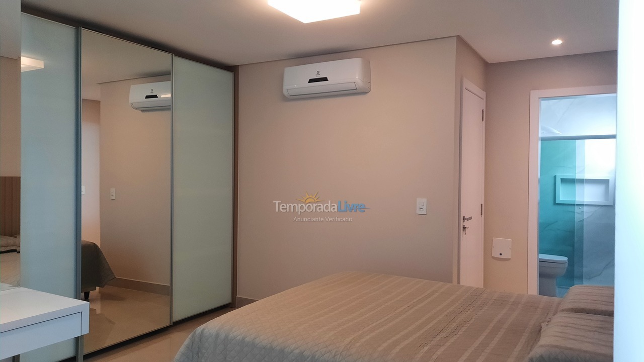 Apartamento para aluguel de temporada em Bombinhas (Canto Grande)