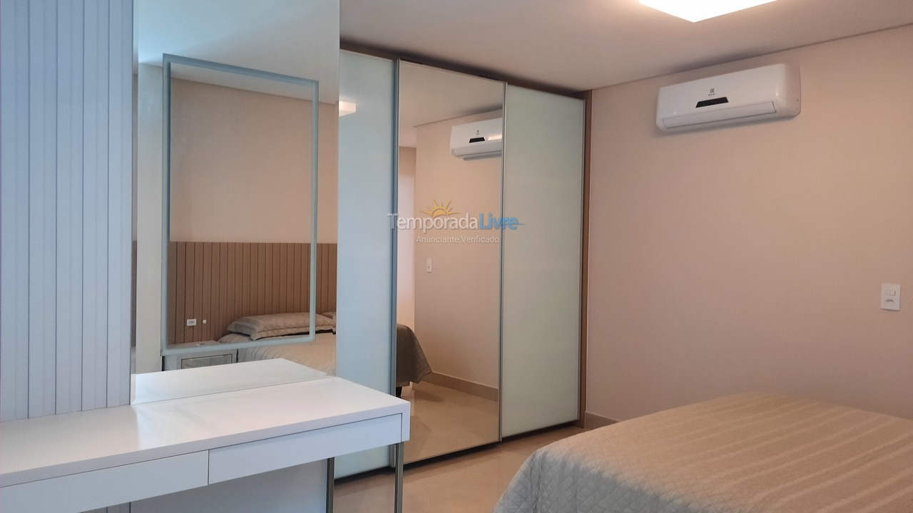 Apartamento para aluguel de temporada em Bombinhas (Canto Grande)