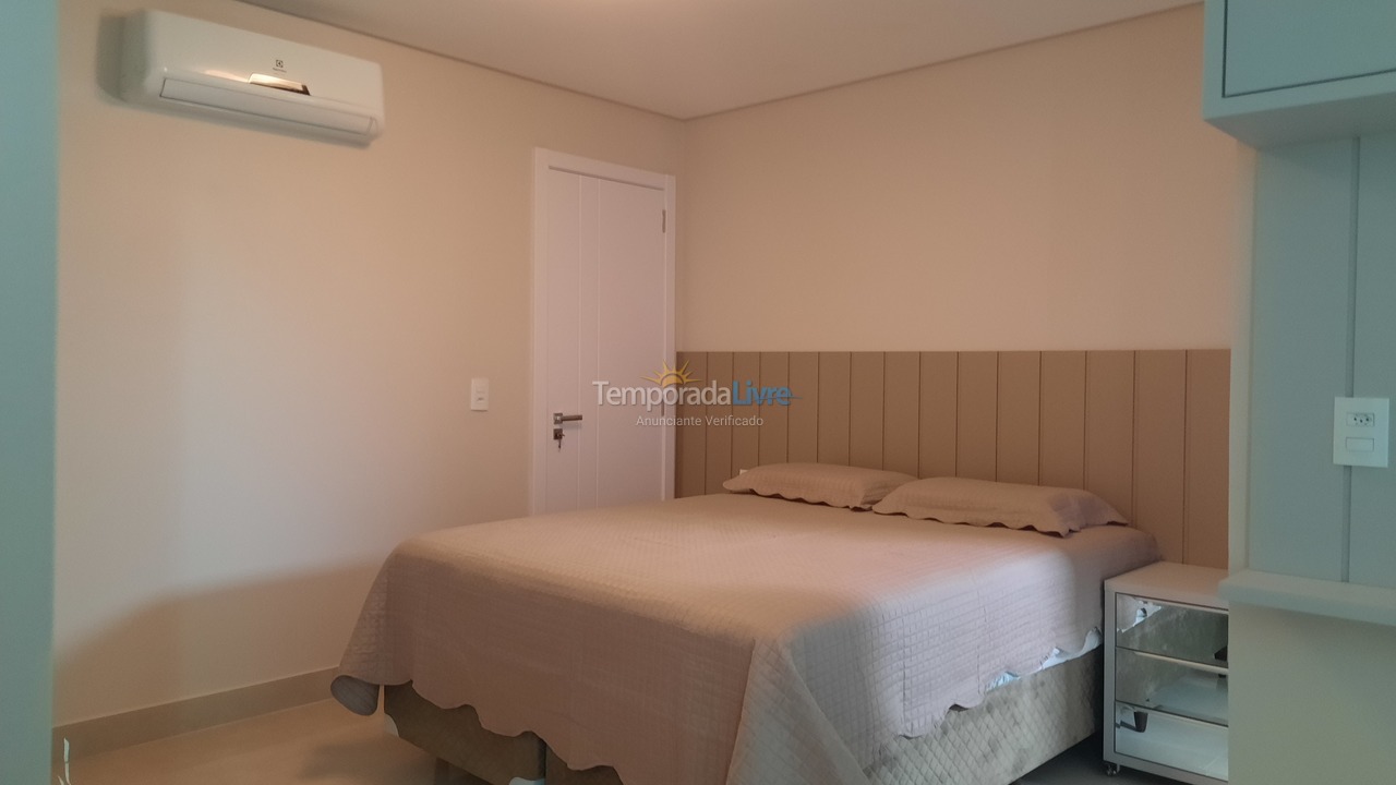 Apartamento para aluguel de temporada em Bombinhas (Canto Grande)