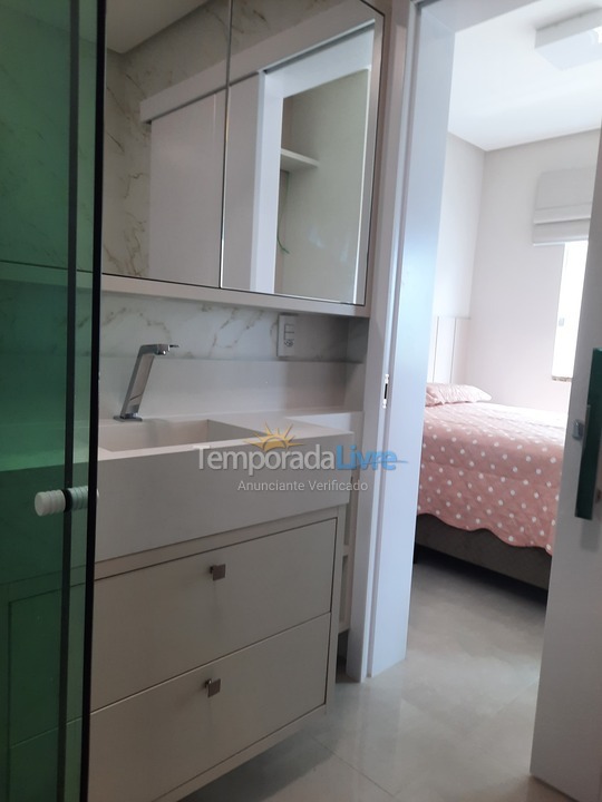 Apartamento para aluguel de temporada em Bombinhas (Canto Grande)