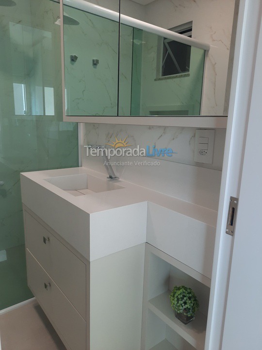 Apartamento para aluguel de temporada em Bombinhas (Canto Grande)