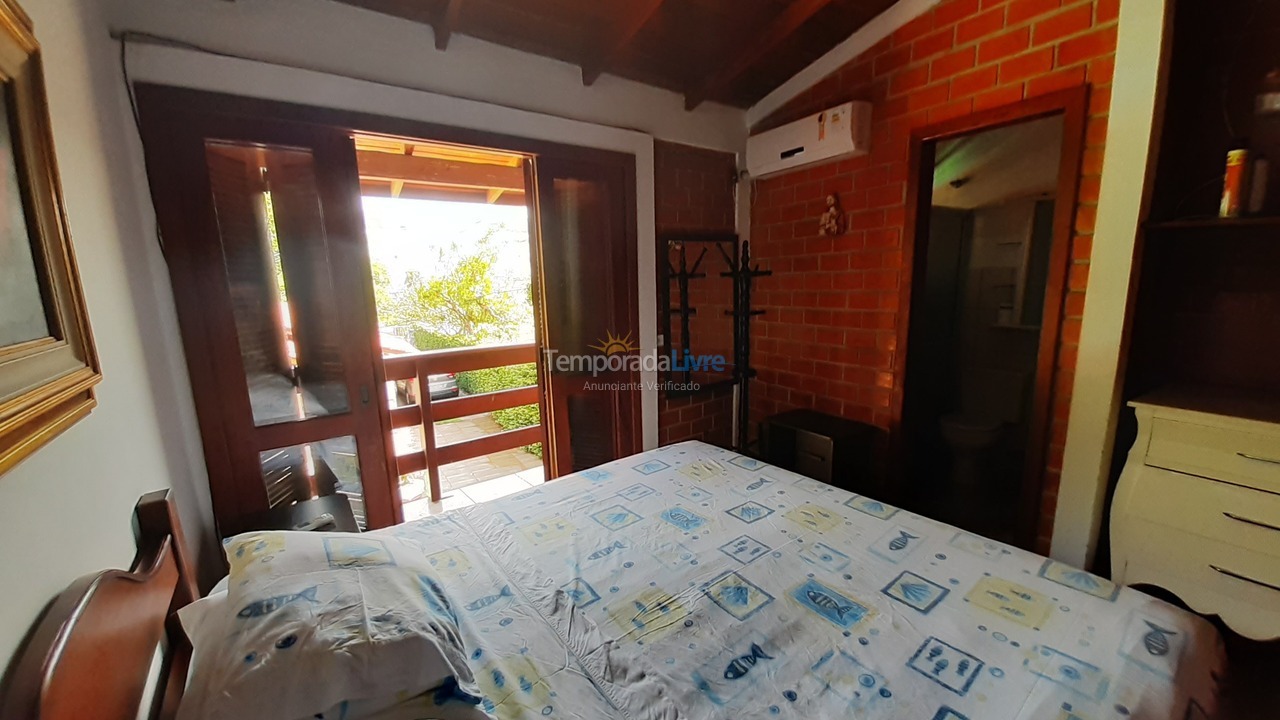 Casa para aluguel de temporada em Florianopolis (Praia dos Ingleses)