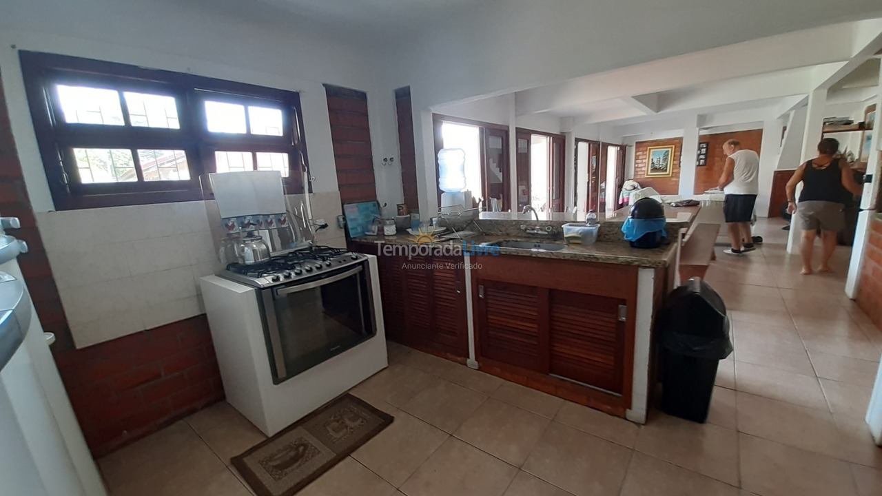 Casa para aluguel de temporada em Florianopolis (Praia dos Ingleses)