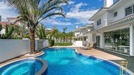Magnificent house in the best region of Jurerê Internacional