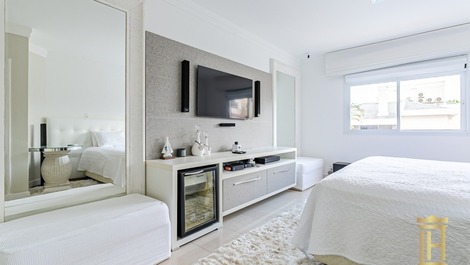 Magnificent house in the best region of Jurerê Internacional