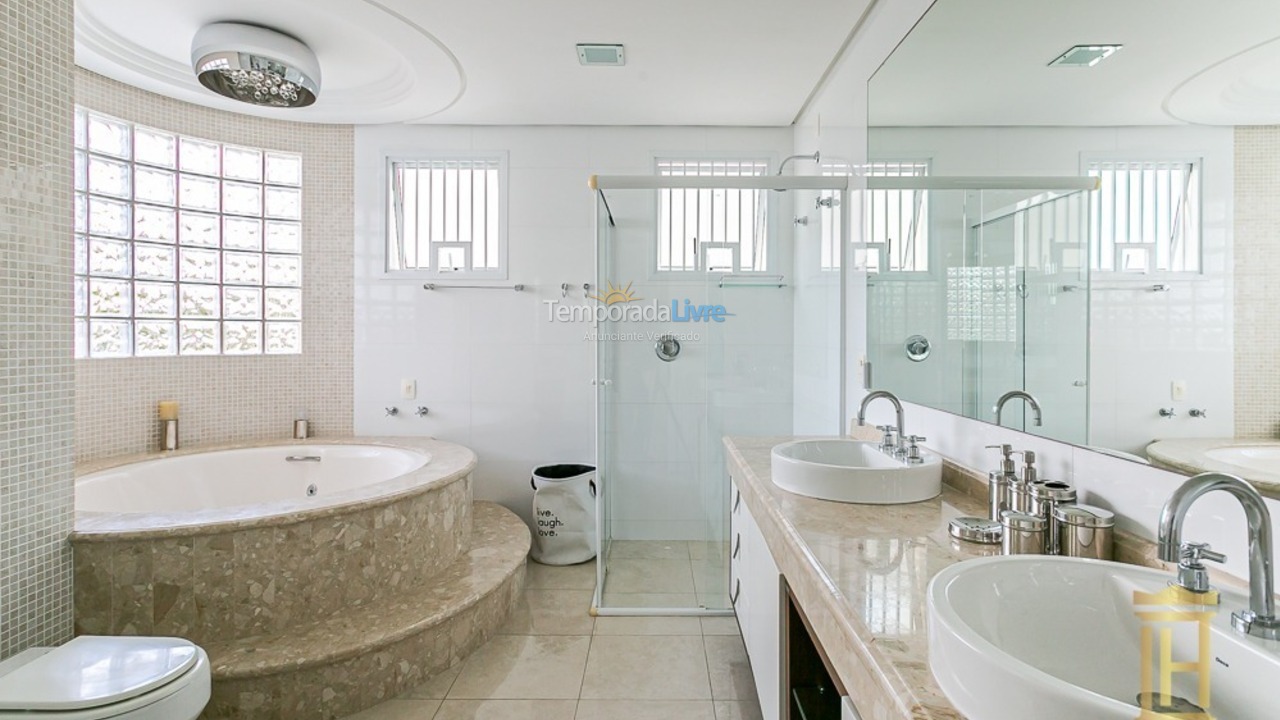 House for vacation rental in Florianopolis (Jurerê Internacional)