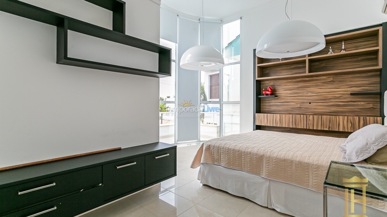 House for vacation rental in Florianopolis (Jurerê Internacional)