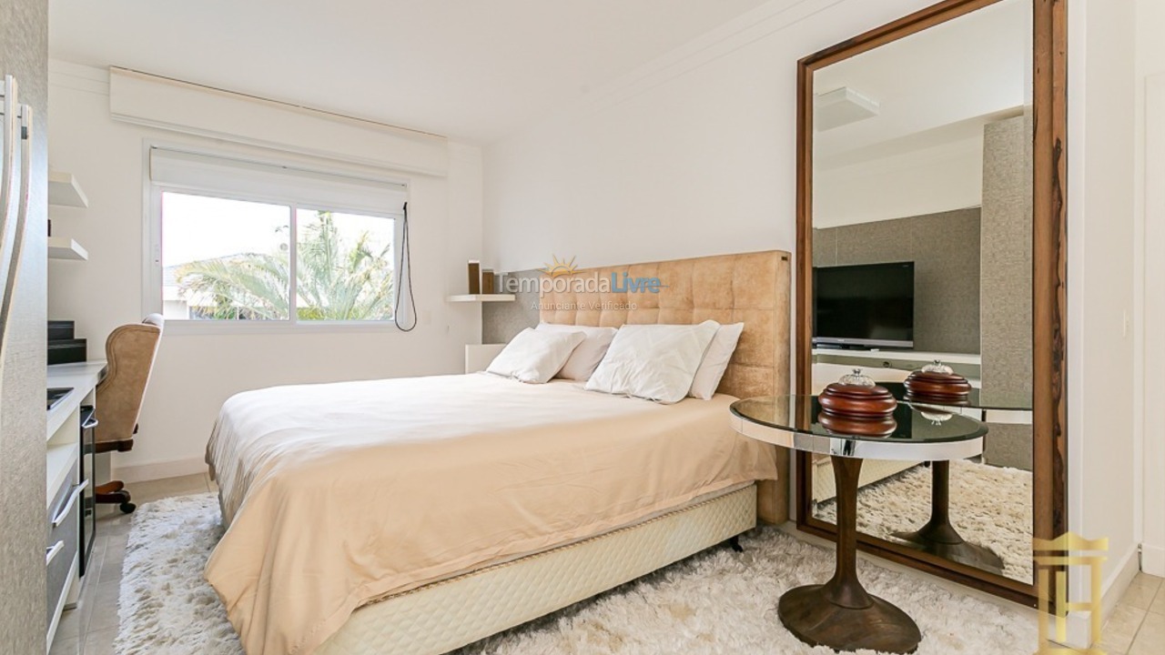 House for vacation rental in Florianopolis (Jurerê Internacional)