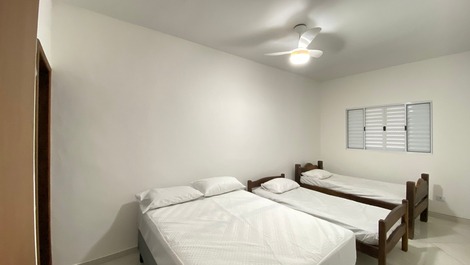 Casa con piscina cerca de la playa