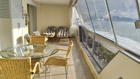 Frente Mar 3 Suites Balneario Camboriu Vista Panoramica Total da Praia