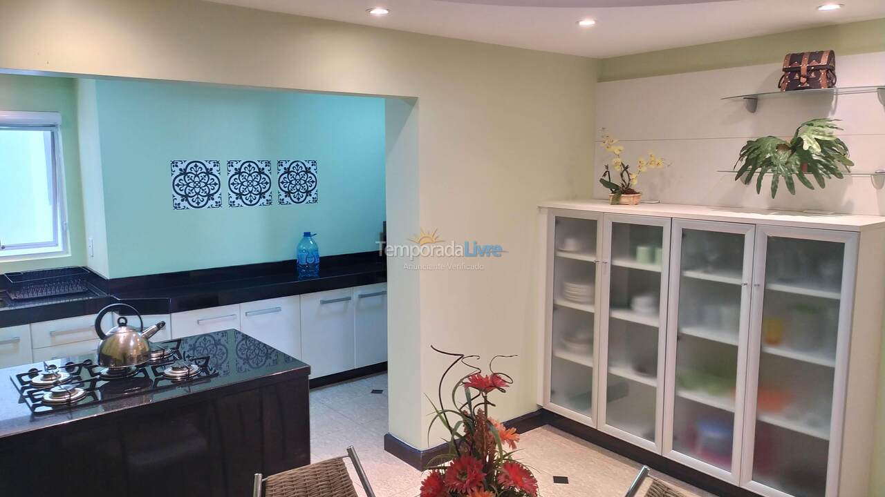 Apartamento para aluguel de temporada em Balneário Camboriú (Praia Central)