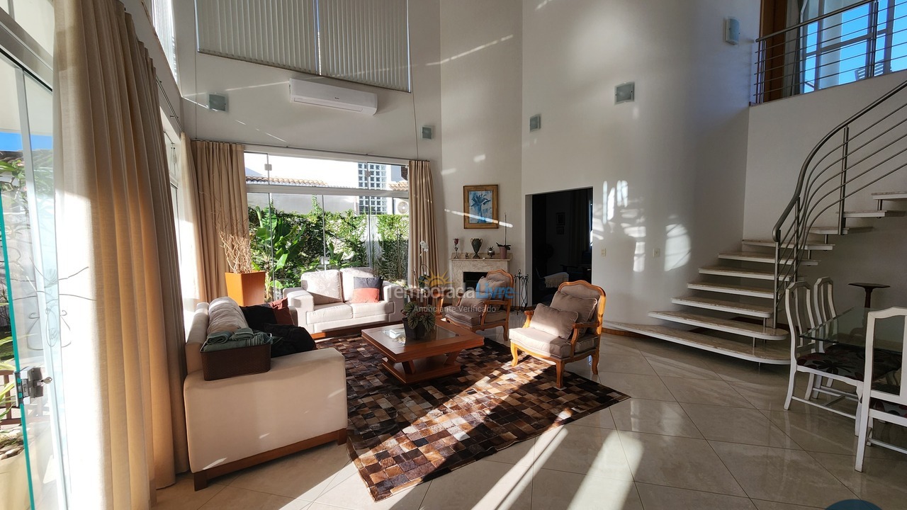 Casa para aluguel de temporada em Florianopolis (Jurerê Internacional)