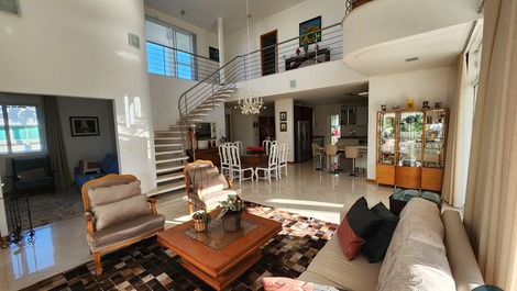 Casa em uma das melhores regiões de Jurerê Internacional