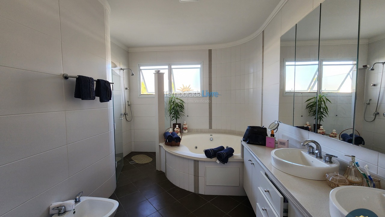 Casa para aluguel de temporada em Florianopolis (Jurerê Internacional)