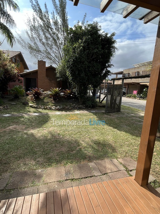 Casa para aluguel de temporada em Garopaba (Praia da Ferrugem)