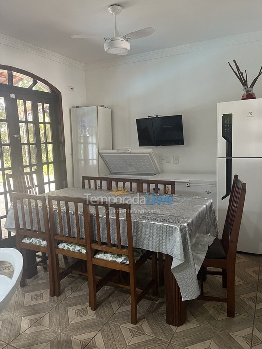 Casa para alquiler de vacaciones em Bertioga (Praia de Guaratuba)