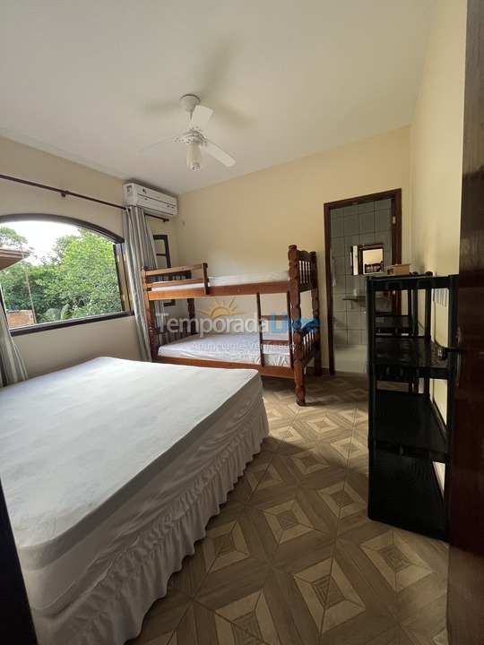 Casa para alquiler de vacaciones em Bertioga (Praia de Guaratuba)