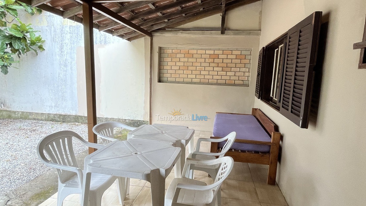 Casa para aluguel de temporada em Garopaba (Praia da Ferrugem)