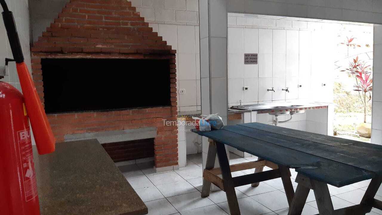 Granja para alquiler de vacaciones em Suzano (Clube Dos Oficiais)