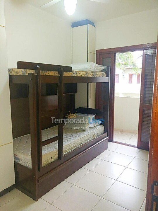 Casa para aluguel de temporada em Bertioga (Centro)