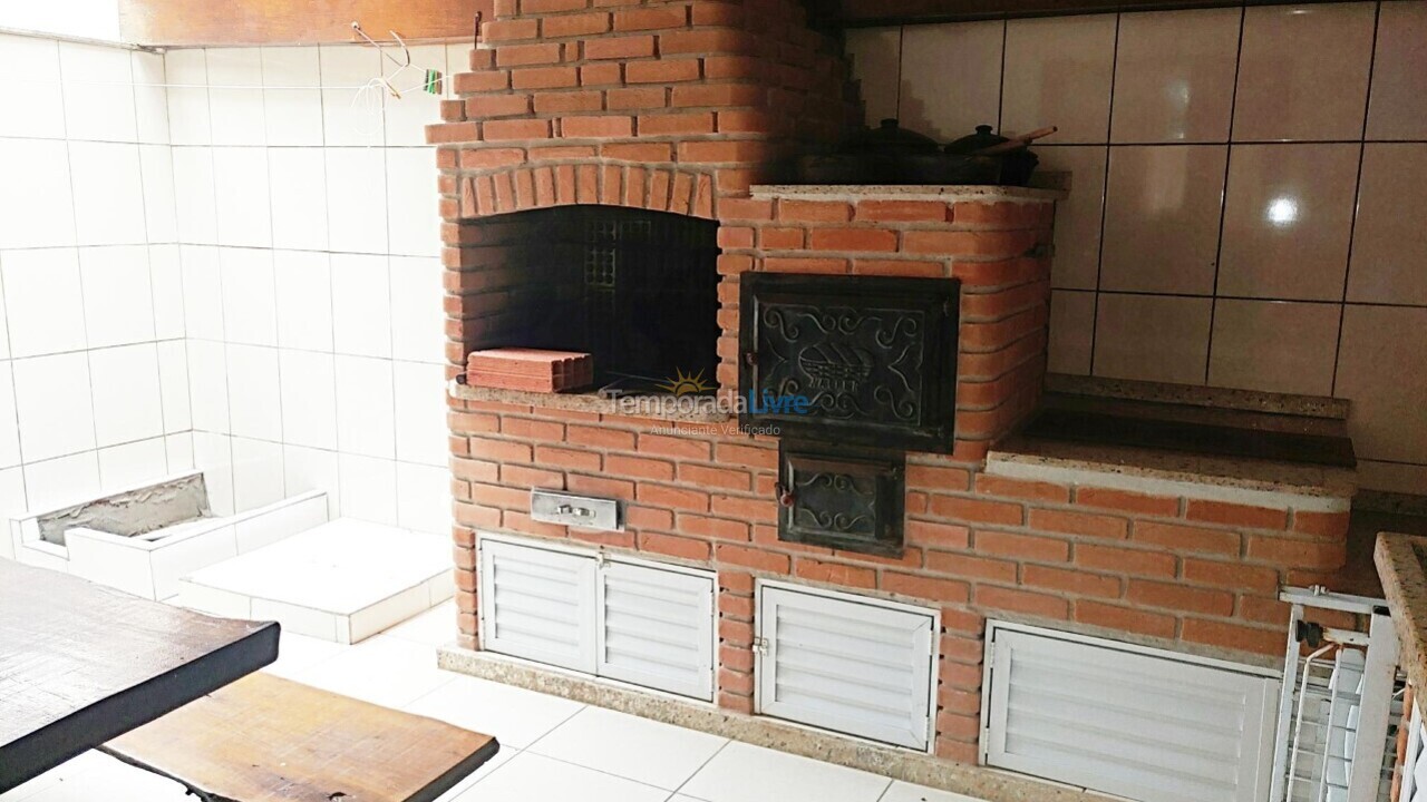 Casa para aluguel de temporada em Bertioga (Centro)