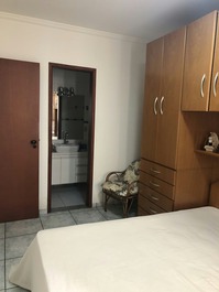 BEST PLACE IN PITANGUEIRAS ONE BLOCK FROM THE BEACH 6 PEOPLE AR 2 SPACES