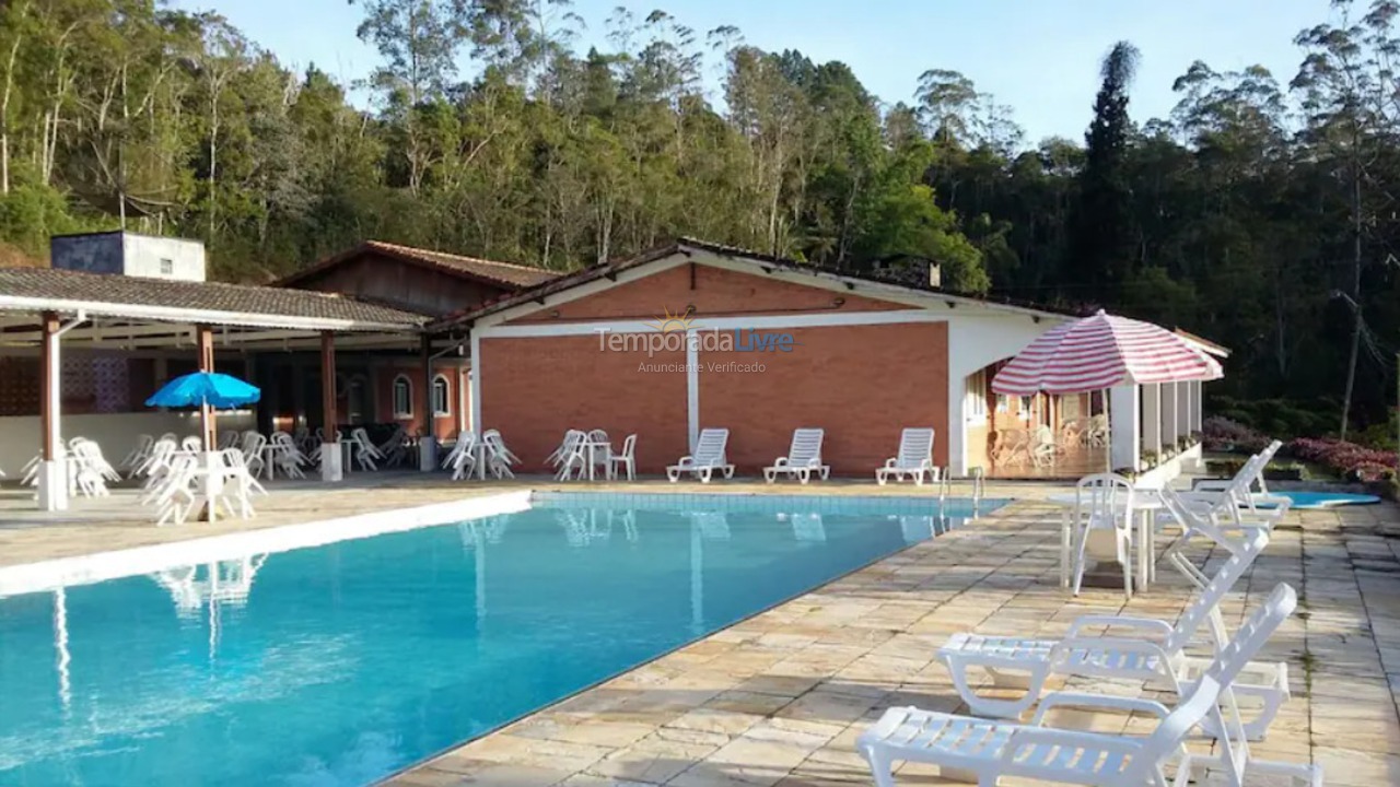 Granja para alquiler de vacaciones em Suzano (Clube Dos Oficiais)
