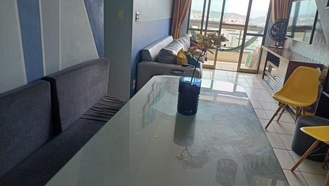 Cobertura 3min praia do Forte, max 10 pessoas,piscina,churrasqueira