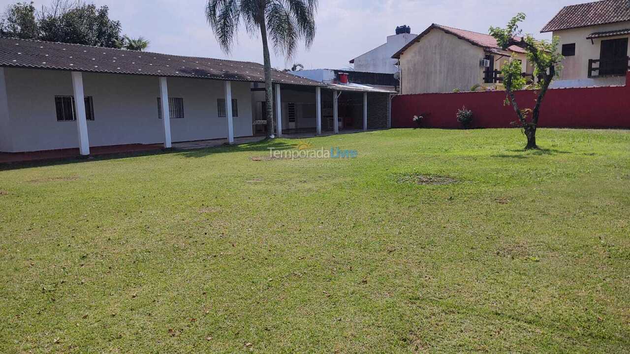 Casa para aluguel de temporada em Bertioga (Praia do Indaiá)