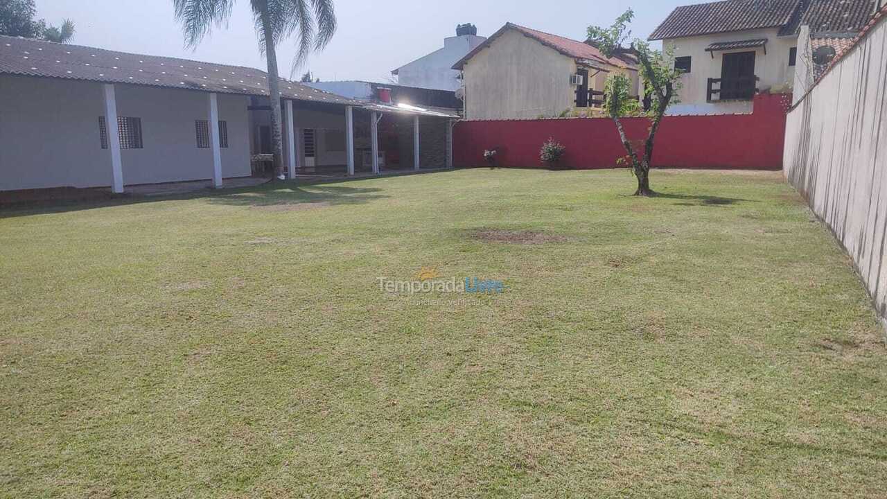 Casa para aluguel de temporada em Bertioga (Praia do Indaiá)