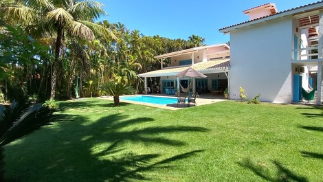 Casa 6 suítes a 150 metros da praia