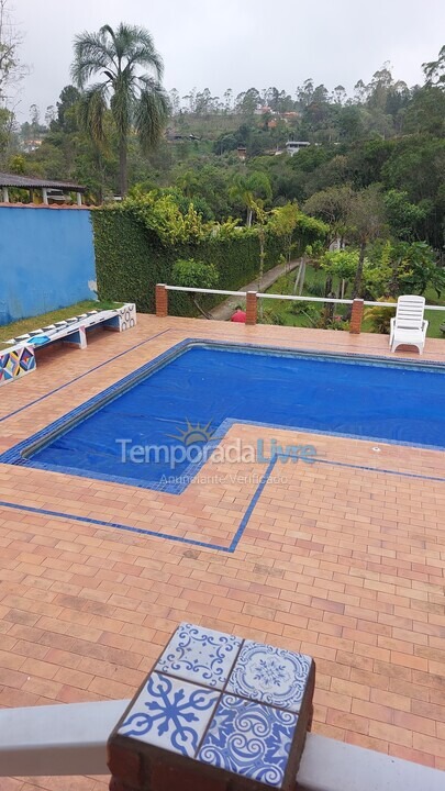 Chácara / sítio para aluguel de temporada em Suzano (Palmeiras)