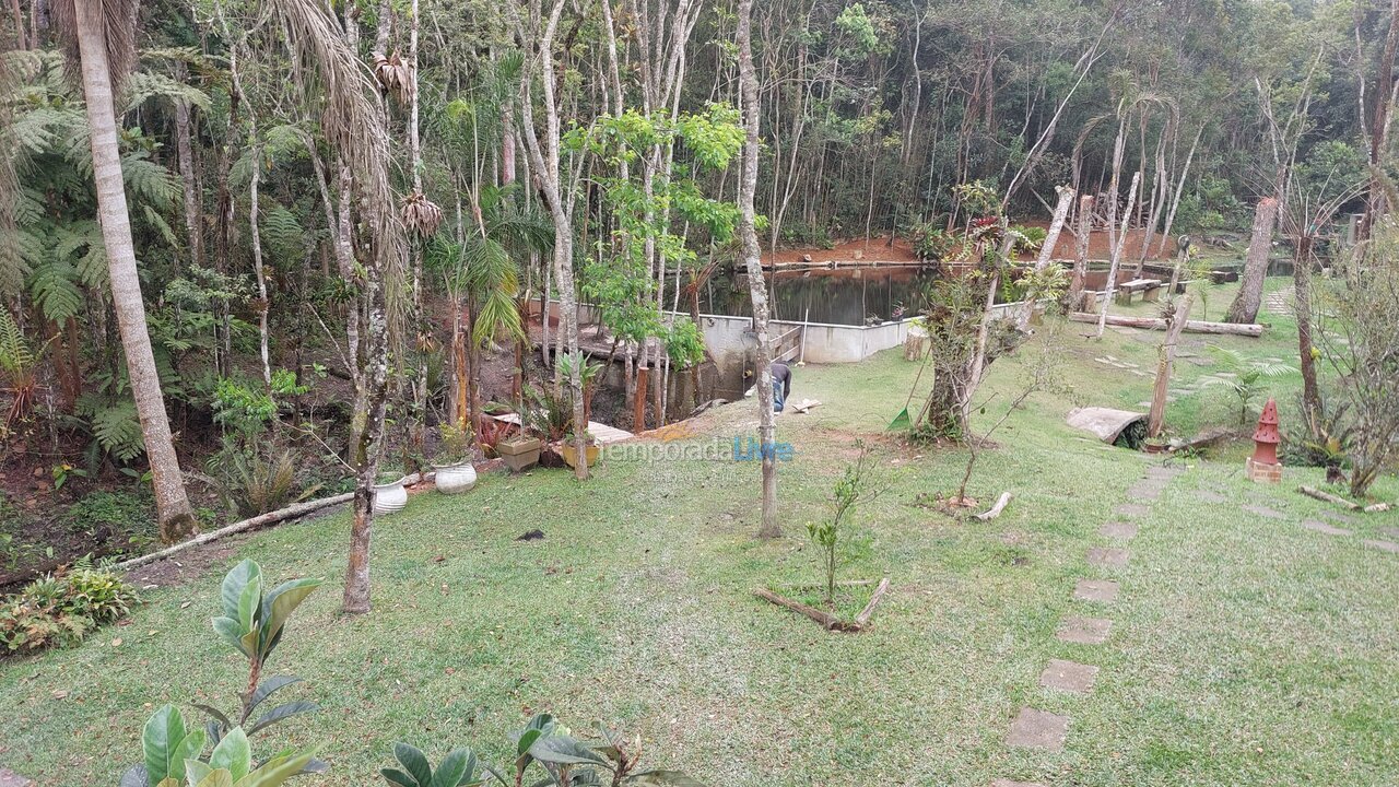 Chácara / sítio para aluguel de temporada em Suzano (Palmeiras)