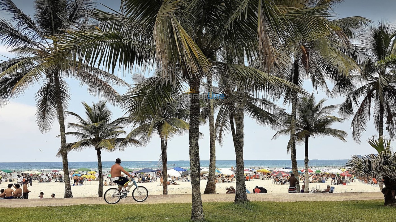 Apartamento para aluguel de temporada em Guarujá (Pitangueiras)