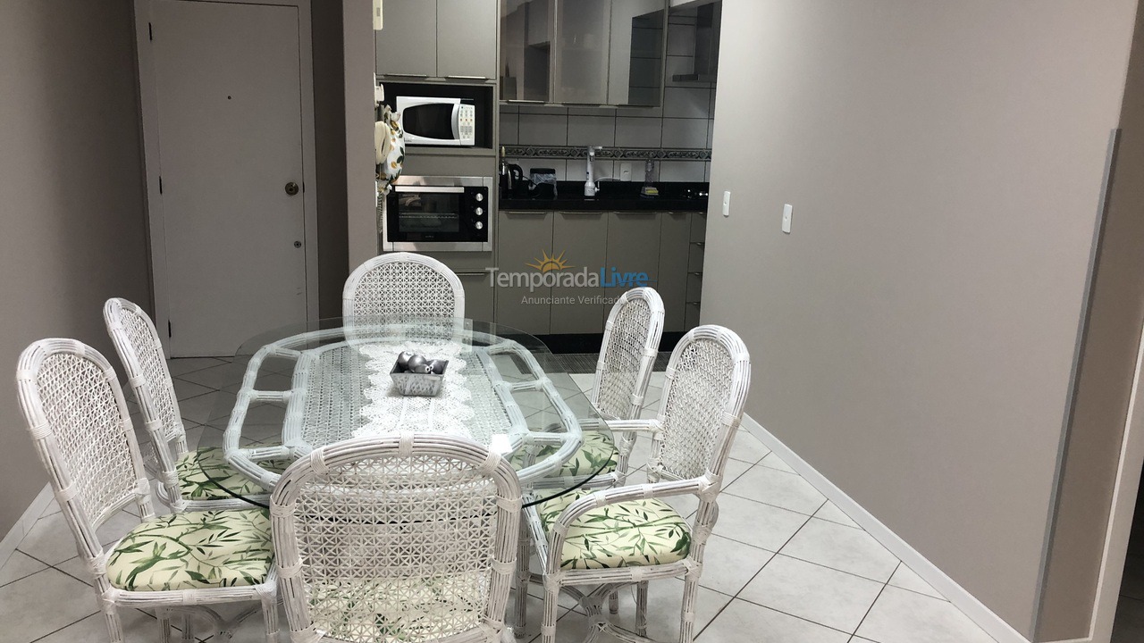 Apartment for vacation rental in Itapema (Centro)