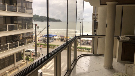 TWO BEDROOMS - SEA FRONT BUILDING