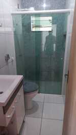 Ótima casa com piscina, 3 quartos com AC, Wi-Fi,70m do mar