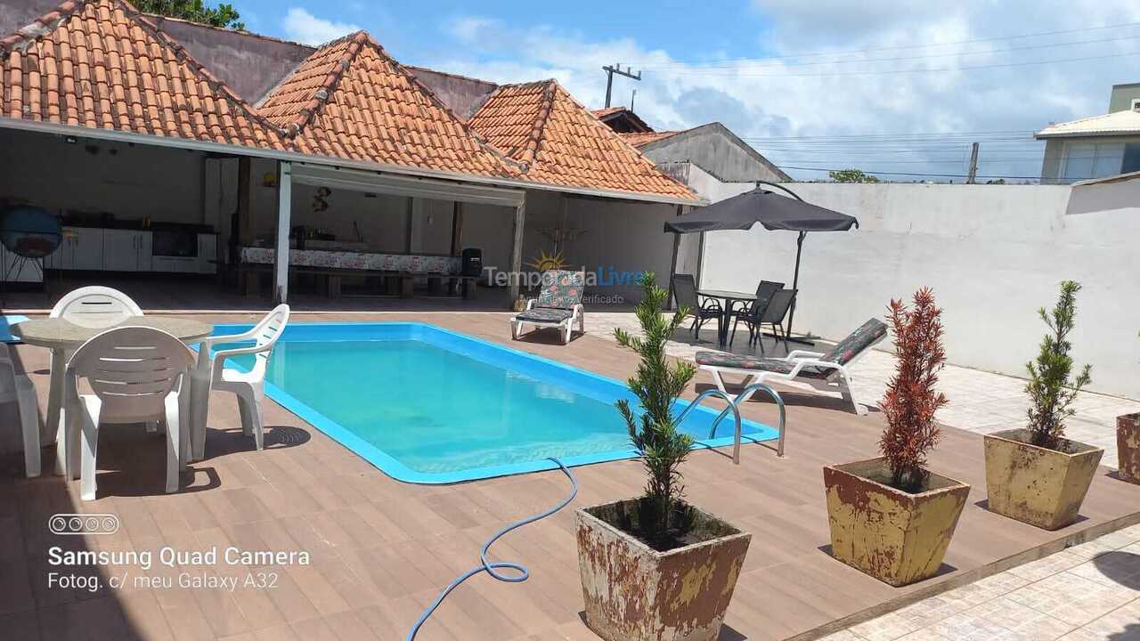 Casa para aluguel de temporada em São Francisco do Sul (Praia Grande)