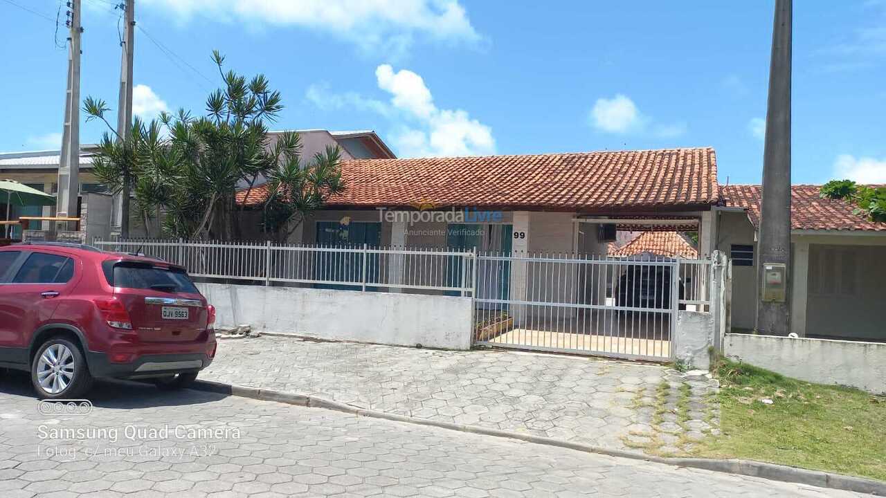 Casa para aluguel de temporada em São Francisco do Sul (Praia Grande)