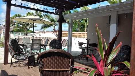 Cadeiras confortáveis em vime