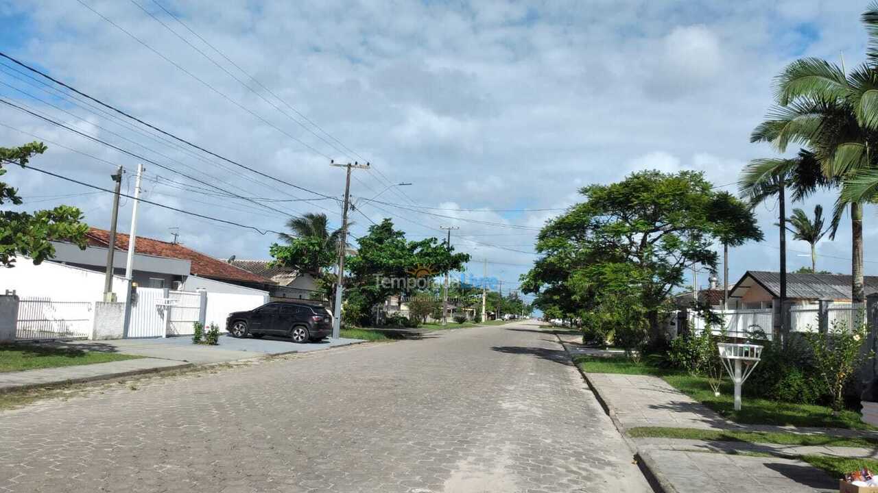 Casa para aluguel de temporada em Guaratuba (Nereidas)